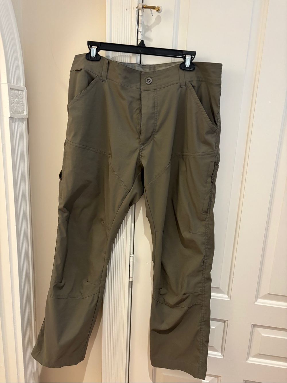 Kuhl Men's Cargo Pants in Olive